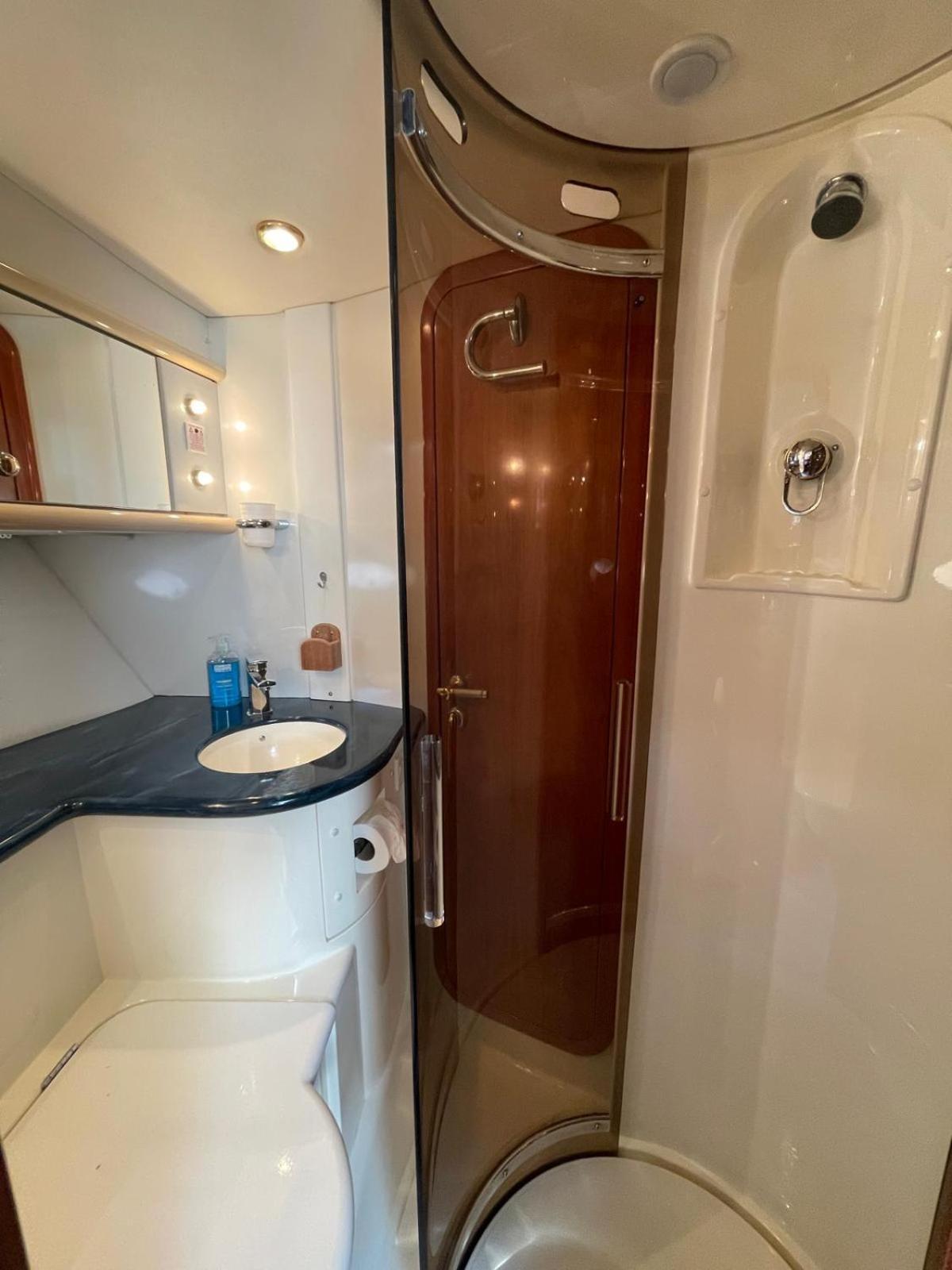 Boat Accommodation Ltd Torquay Exterior photo